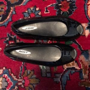 MBT open toe black patent dressy flats